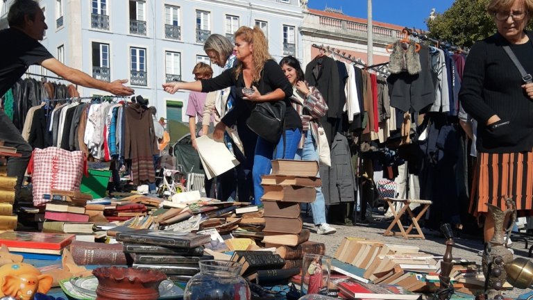 Feira da Ladra em Lisboa